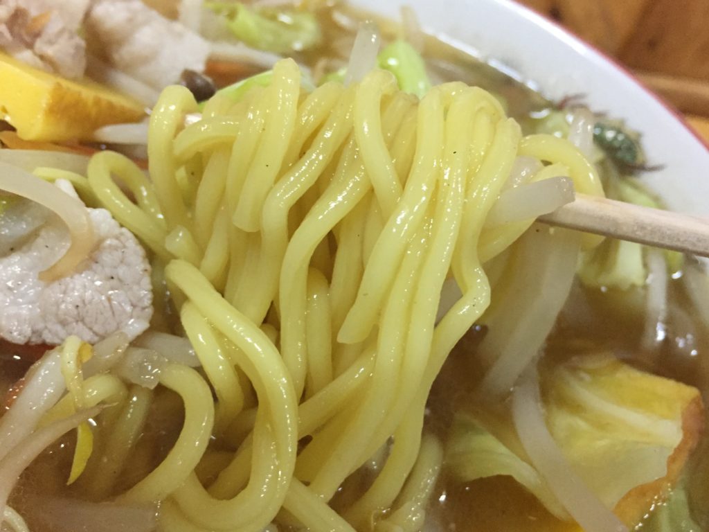 黄金色のスープ！「清家食堂」のちゃんぽんはスープがうまい！