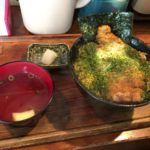 新居浜高専生が涙した味。ひたすら“前向き”にカツ丼を押し出す店「かつどん市場ごかく西条店」のカツ丼メニューがすごい!