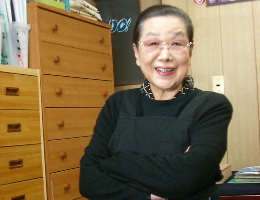 「生徒たちの書の上達を見守るのが何よりの楽しみ」井上綾女さん