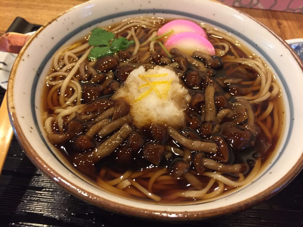 【市立病院すぐ近く】八幡浜にある手打ち蕎麦専門店「いの上」で「なめこおろしそば」を食べてきました！