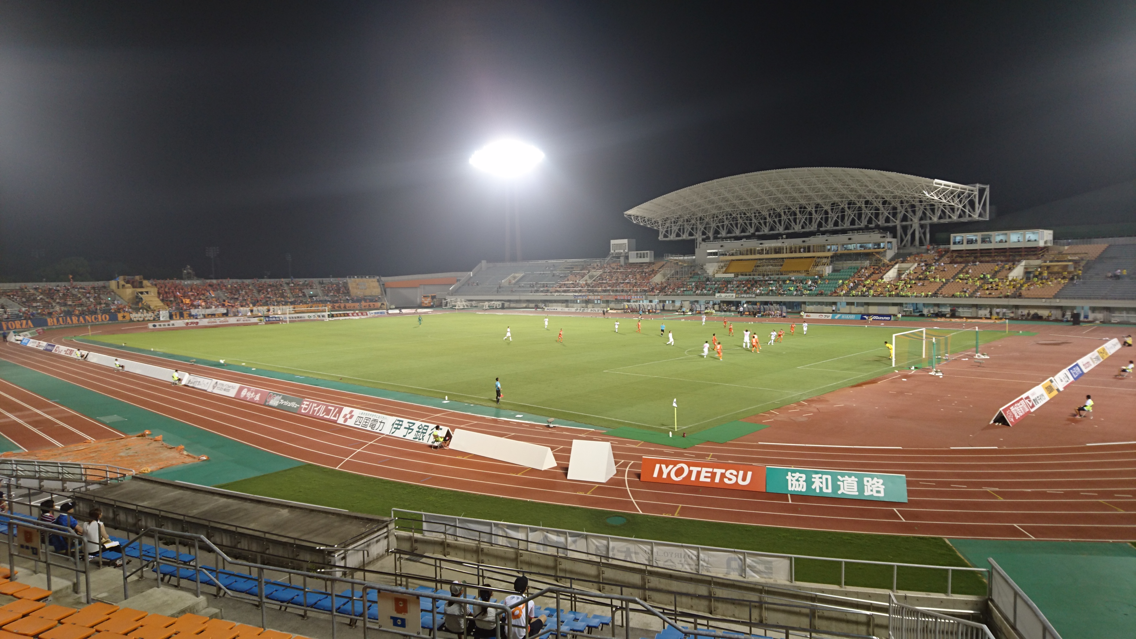 愛媛ｆｃの本拠地ニンジニアスタジアムで サッカー観戦する３つのポイント Kitonaru きとなる