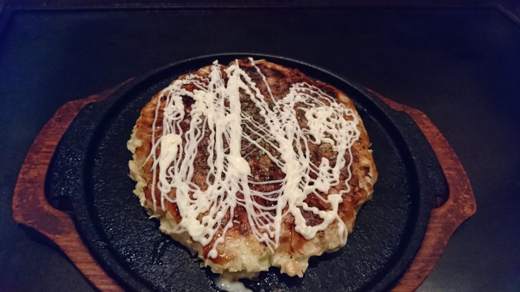 味も値段も大満足！松山市萱町商店街のお好み焼「みつ蜂」のサラダバー付お昼のランチがオススメ！