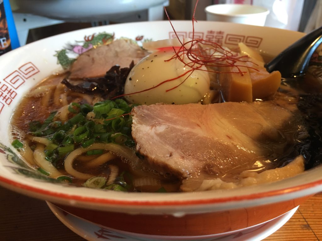 二郎系ラーメンの代名詞！タウン情報まつやまで「読者が食べたいラーメン100選」に選ばれた松山市古川にある「ソウヅ」に行ってきたよ！