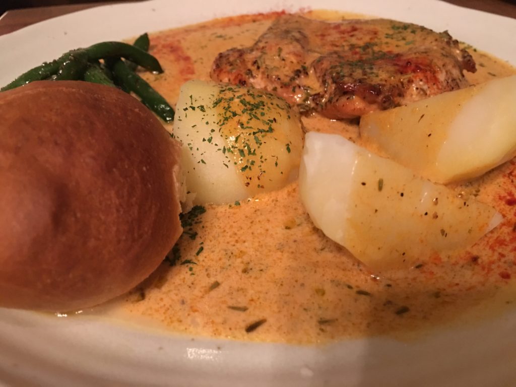 看板猫もいる！？内子町にあるドイツ料理屋「ツム・シュバルツェン・カイラー」に行ってきました！