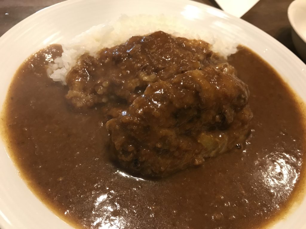 松山市民のソウルフード？！昭和39年創業の老舗「キッチン ライオン」のミンチカレーを食べてみた！
