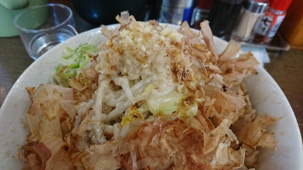 松山市の大街道にある本格背脂チャッチャ系ラーメン「骨太味覚」で骨太なラーメンを味わってきた！