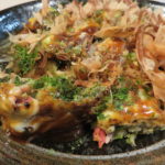 【黒い商店街レポート】黒いちゃんぽんだけじゃない!?愛花亭で黒いお好み焼きを食べてきました!