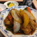 【黒い商店街体験レポート】ご飯のおかわり無料・期間限定価格!八幡浜ちゃんぽんの老舗ロンドンで黒酢を使った「酢豚定食」を食べてきた!