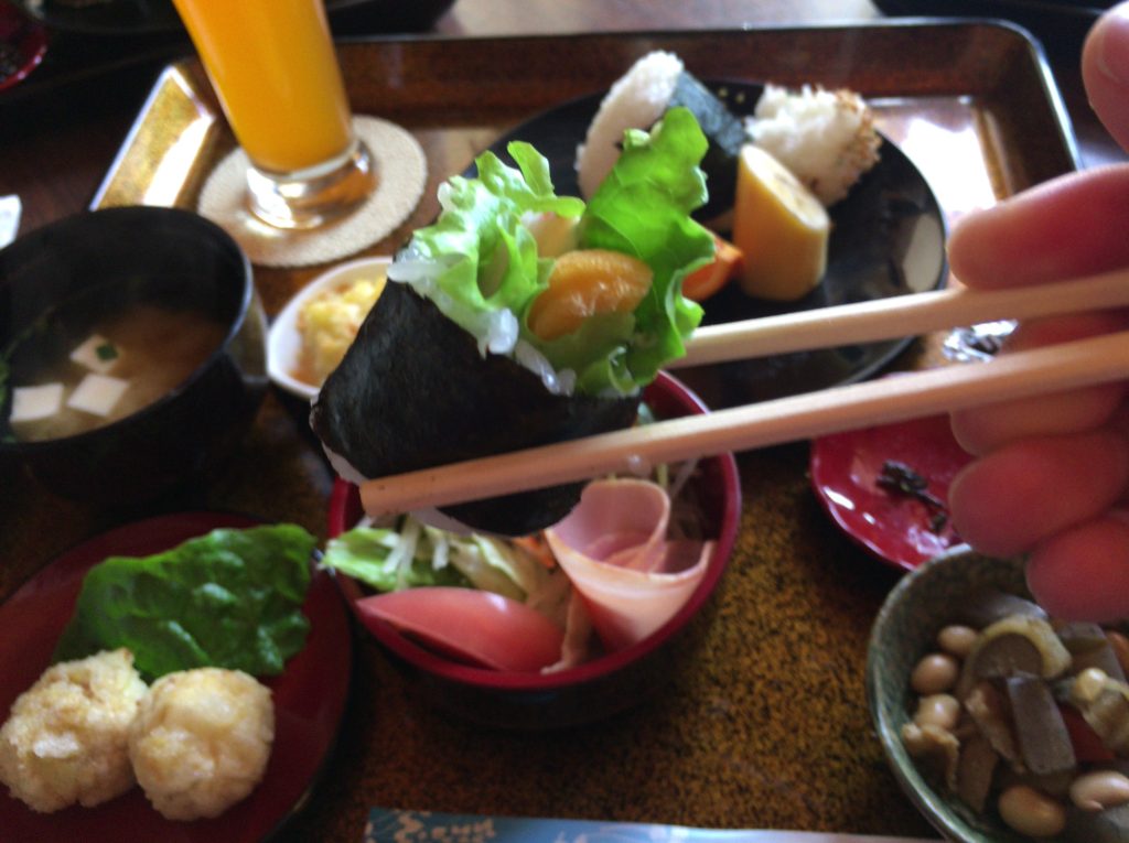 住宅街に突如現れる！西条市にある隠れ家カフェ「ぴっか」のランチを食べてきました！