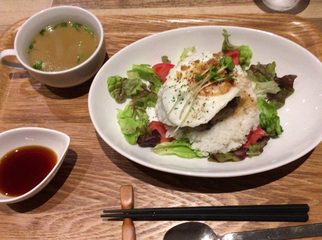 おしゃれな若者必見！西条市にある「HOKULANI cafe」（ホクラニカフェ）で「ロコモコ」を食べてきました！