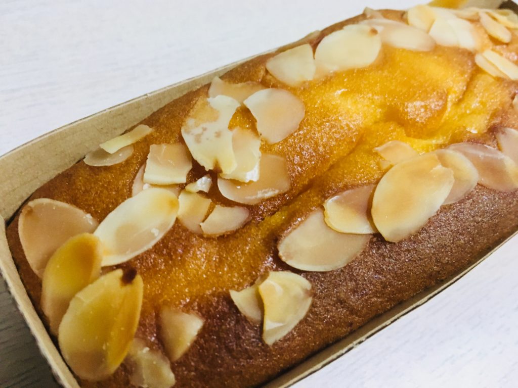 八幡浜でも食べられる！西予市野村町にある人気のパン屋「ノーブル」の「ソフトケーキ」を購入してみました！