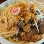 “二郎系”のラーメンが食べられる！松山市の「豚麺アジト」へ愛媛でたぶん一番コッテリな麺を食べに行く！