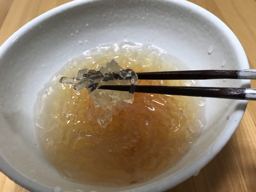 こんにゃく屋がつくるこんにゃく入り「ところてん」。四国中央市にある一柳こんにゃく店の手作りところてんを食べてみた！