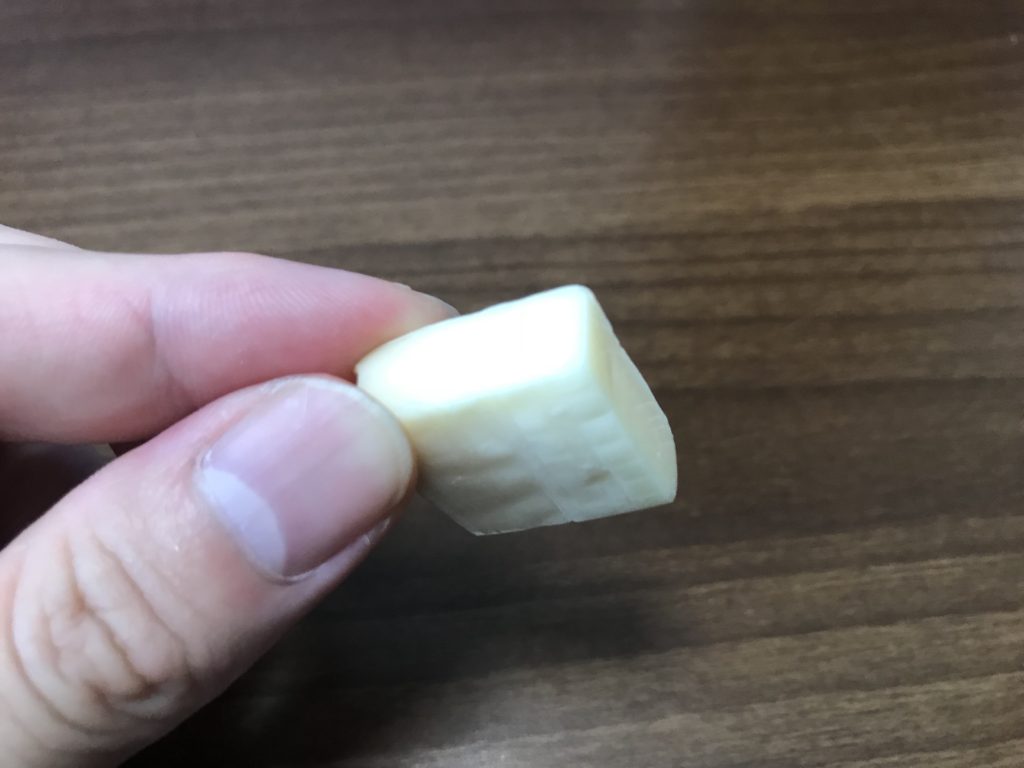 パッケージにビックリ！ご当地牛乳「らくれん牛乳」から濃厚なキャラメルが出た！