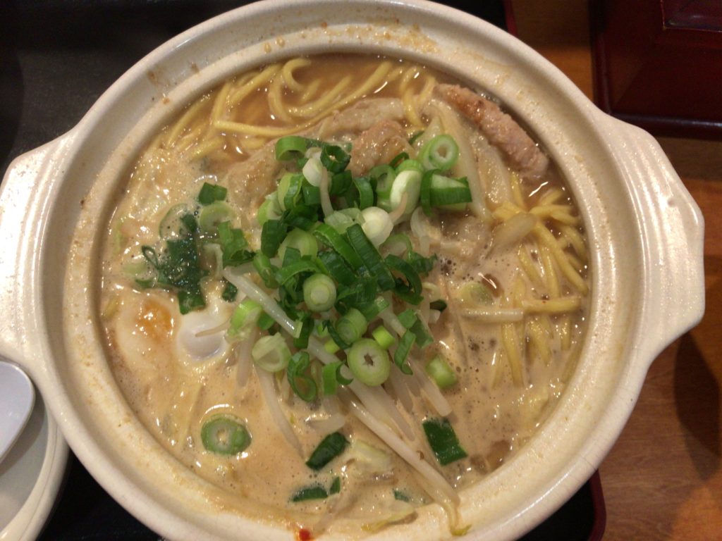 破壊力抜群の一品！新居浜市にある「ココいち」の「ホルモンラーメン」を食べて夏を乗り切ろう！