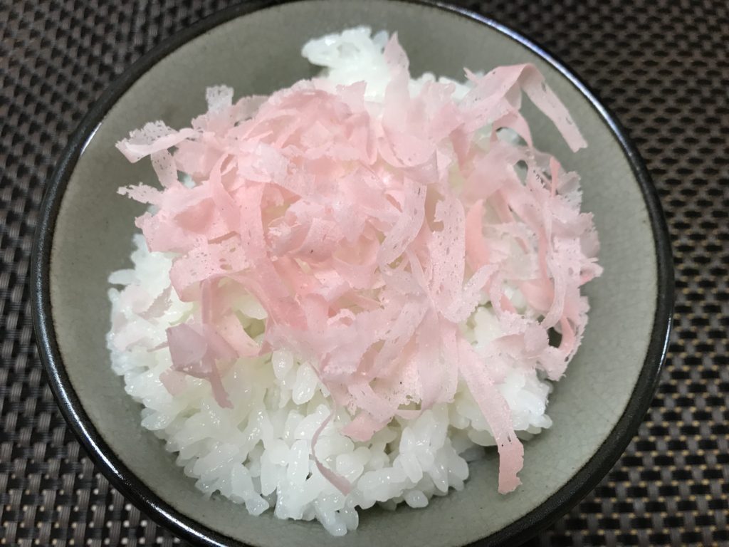 八幡浜ならではのお土産に最適 かまぼこを削って作った 鯛の花 削りかまぼこ を実食レビュー Kitonaru きとなる