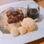 スイーツ好きな女子必見!?「喫茶 山六(やまろく)」の「黒いパンケーキ」を食べてきました!