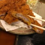 ソースとポン酢でいただく!新居浜市にある「かつ繁」の「わらじかつ」がサクサクでうまい!