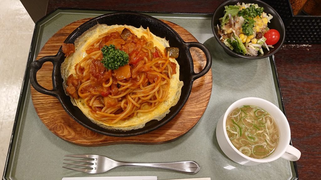 高速グルメもついに2周目！ 石鎚山SA（上り線）の「浪漫食堂」で西条名物の「鉄板ナポリタン」を食べてきた！