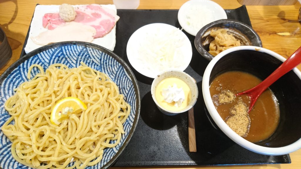 極太のつけ麺が魅力！大洲市にある「ＡＪＩ１０」（アジト）で「つけ麺」を食べてきました！