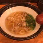 牛のホルモンの素揚げが病みつきになる!新居浜市にある「うどん茶屋志道」の「かすうどん」を食べてきたよ!