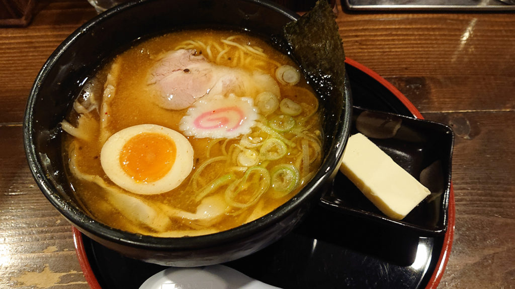 味噌とバターの相性が抜群にいい！松山市駅すぐの「拉麺 閏」で本格旭川ラーメンを堪能してきた！