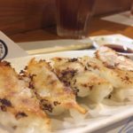 【一食一善プロジェクト2018協賛店紹介】八幡浜のお母さんに出会える!お母んのまかない「まる」で大人気の「ギョウザ」を食べてきました!
