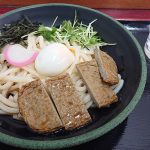 JR松山駅の改札横にあるうどん店「かけはし」で名物の「じゃこ天うどん」を食べてきた!