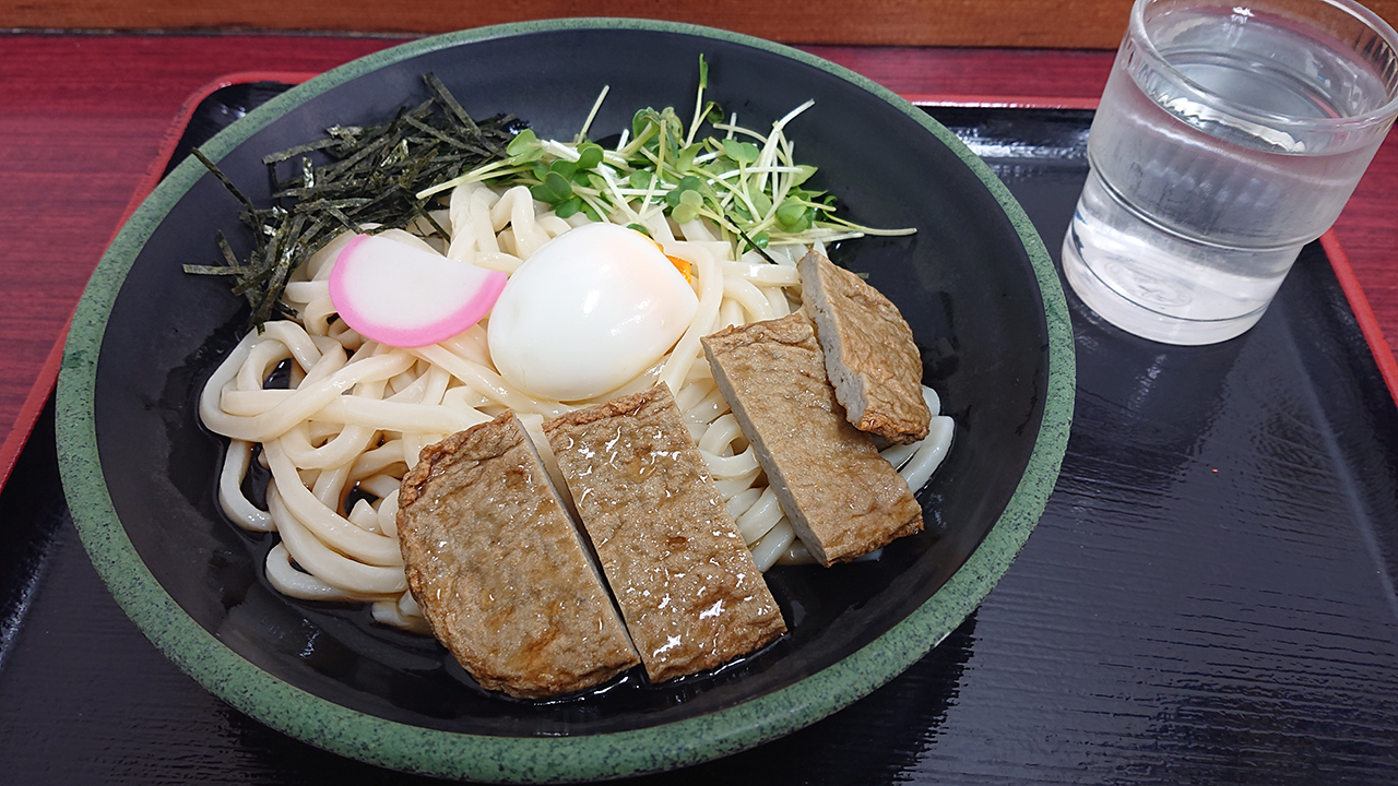 JR松山駅の改札横にあるうどん店「かけはし」で名物の「じゃこ天うどん」を食べてきた！