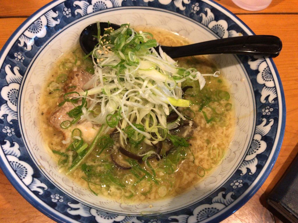 国道56号線沿いにある気になるラーメン屋「麺や えい吉」の「ネギらーめん」が絶品だったよ！
