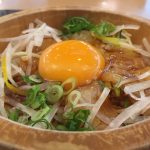食欲を猛チャージ!西条市石鎚山SAにある「Ishizuchi kitchen ORANGE」の「愛媛鯛のみかん卵ユッケ丼」がやばい!