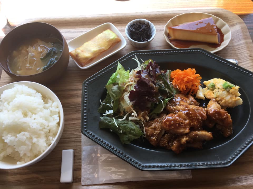 松山市郊外で素敵な 和ランチ が話題 Emu The Kitchen の Emuランチ を食べてきたよ Kitonaru きとなる