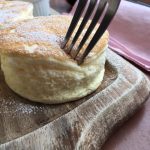 舌で溶けるほどのフワトロ感!大街道にある「CAKES MATSUYAMA」の「スフレパンケーキ」を食べてきたよ!