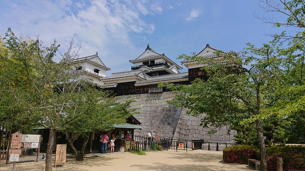愛媛に来たら外せない松山城へ！ 身近すぎて意外と行かない天守閣へ行ってきたよ！