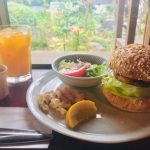 道後温泉すぐ!女性が喜びそうなレトロモダンなカフェ空間「道後の町屋」で「湯のまちバーガー」を食べてきた!