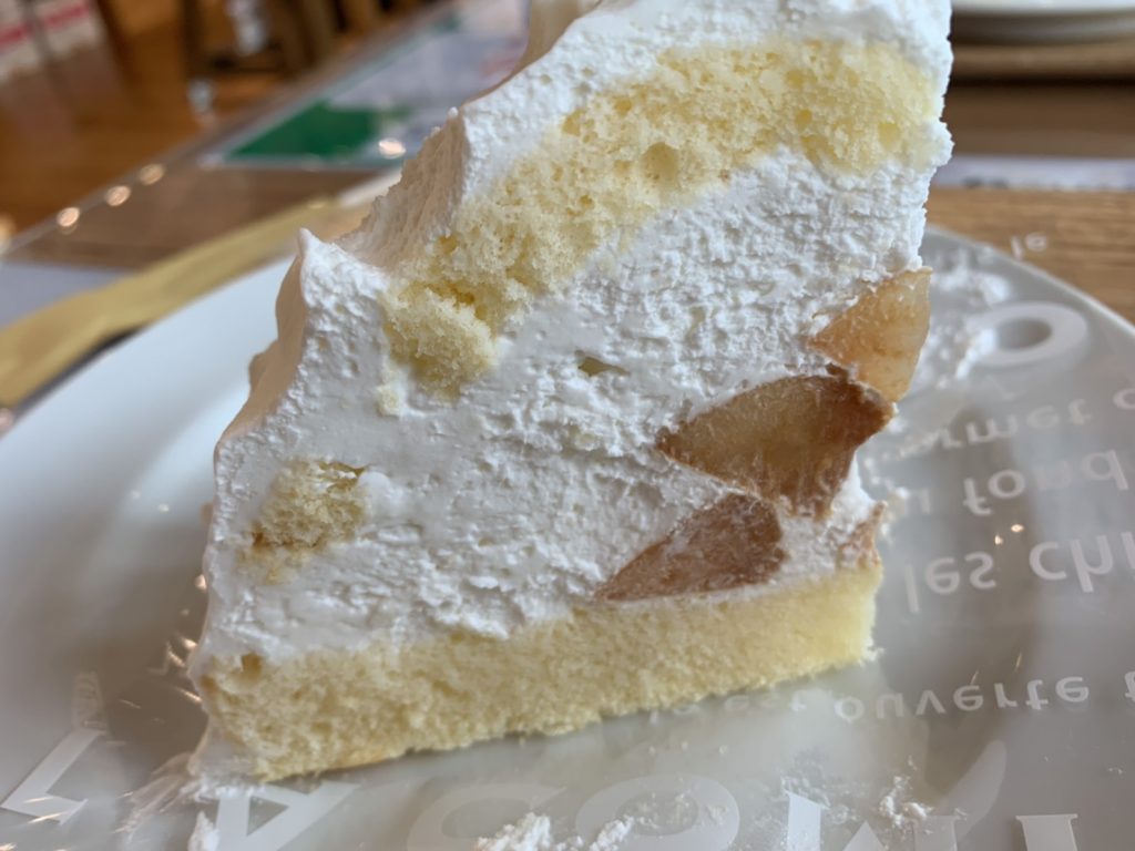 生クリームたっぷり イオンモール今治新都心にある Sai Co サイサイカフェ の ももドーム を食べてきたよ Kitonaru きとなる 生クリームたっぷり イオンモール今治新都心にある Sai Co サイサイカフェ の ももドーム を食べてきたよ Kitonaru きとなる