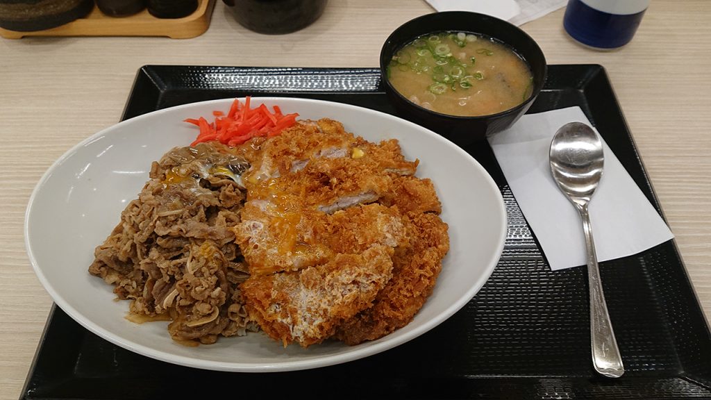 カツ丼マイスター菊池がゆく！ カツ丼専門店「かつや」で「牛丼」と「カツ丼」がドッキングして誕生したメニューが出たので食べてきたよ！