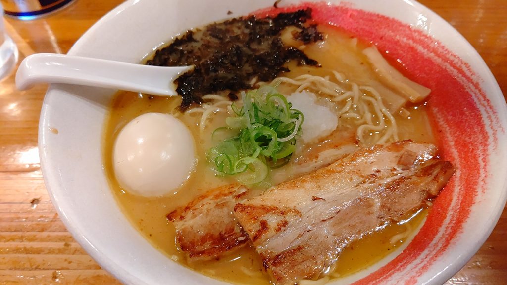 愛媛の中華そばと言えば…！人気記事のラーメン「芯せかい」へ行ったらやっぱり”新世界”だった！