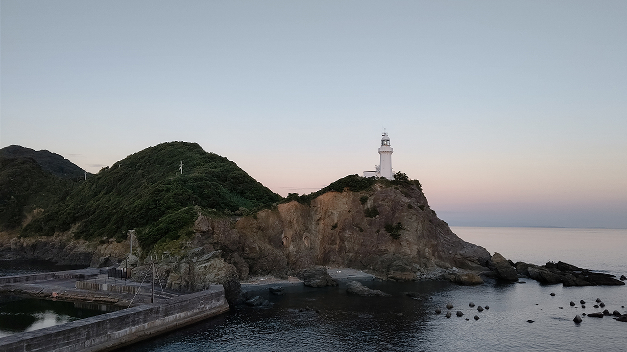 愛媛の果てまでイッテきた！ 四国最西端の「佐田岬灯台」の下に眠るものとは！？