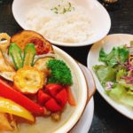 野菜たっぷり!大洲市にある「Bar&Cafe ROY's」の「グリーンカレー」を食べてきたよ!