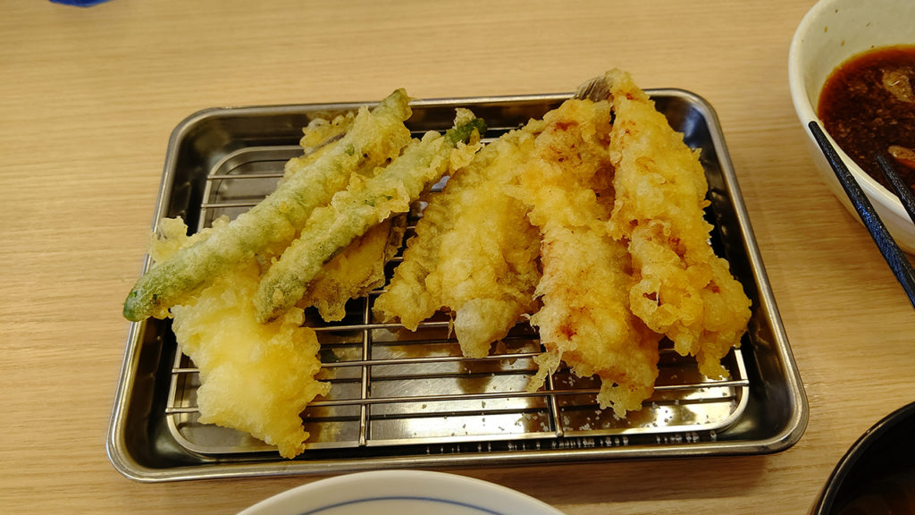 ご飯のおかわり自由！超リーズナブルに揚げたての天ぷらをいただける「さくや」へ行ってきたよ！