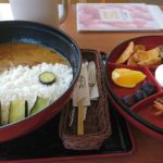 日本最大!?大洲市「鹿野川荘」の超巨大な「鹿野川ダムカレー」を食べてきました!