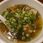 遊ぶだけじゃない!JR松山駅前のキスケボックス内にある「おが多」であっさり醤油ラーメンを食べる!