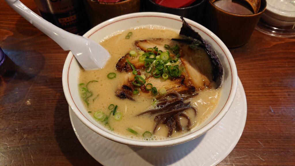 博多ラーメンを南予で食べるなら！大洲市「博多らーめん大郷」の絶品豚骨ラーメン「チャーシューらーめん」がおすすめ！