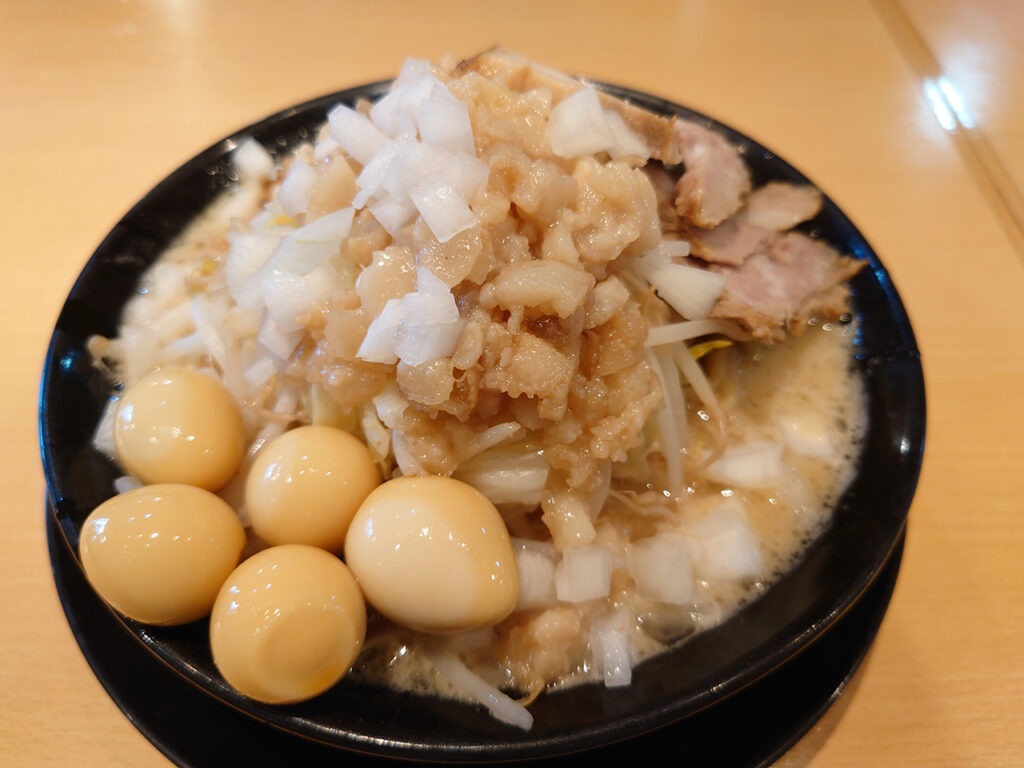 上は二郎で下は家系！ 松山市と東温市の境にあるラーメン屋「一門家」で家系二郎を味わってきた！
