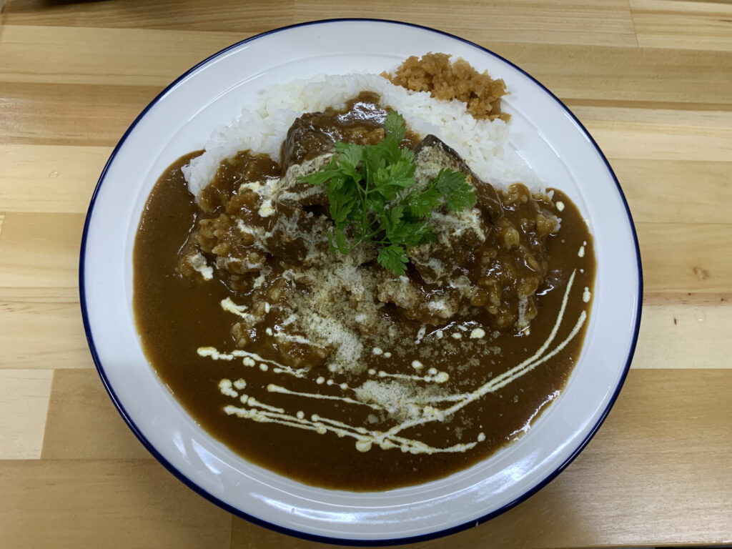 西予に新オープン！西予市複合施設「ゆるりあん」の２階にある激旨カリー屋さん「cozy's!curry」で「ビーフカリー」を食べてきたよ！