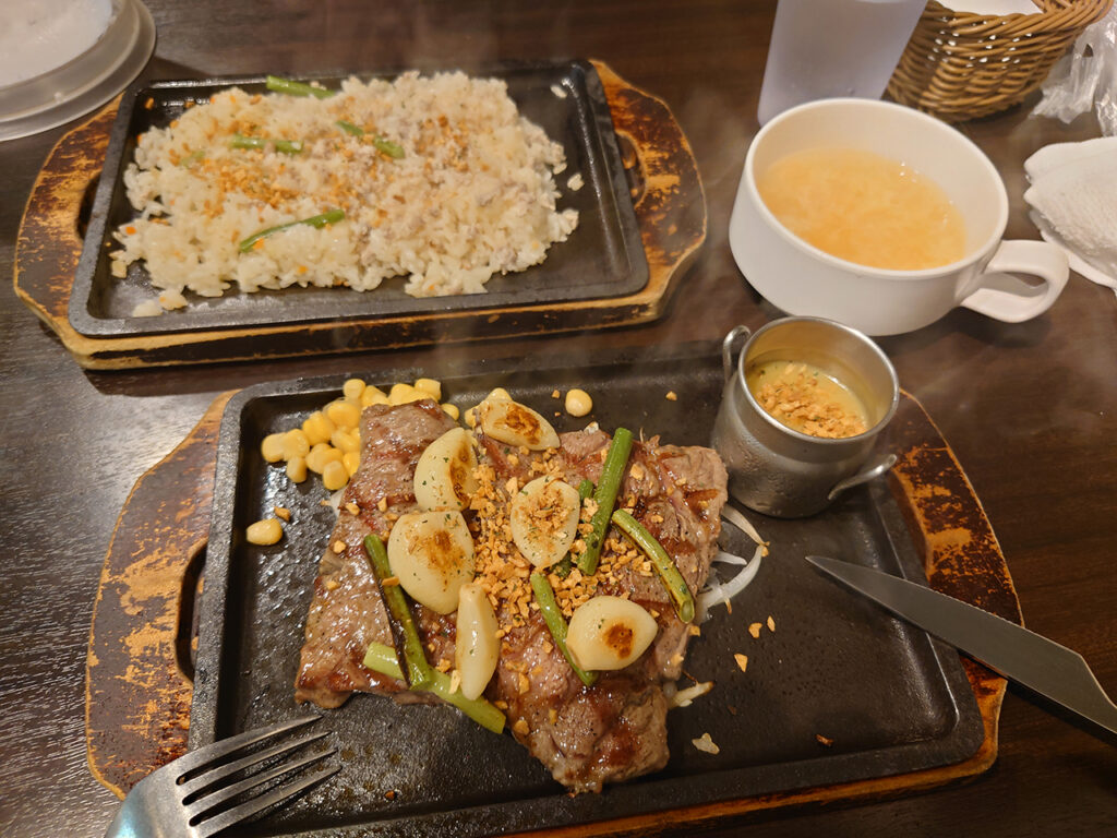 松山市駅地下街の「まつちかステーキ食堂」でまっ昼間っから肉を喰う！
