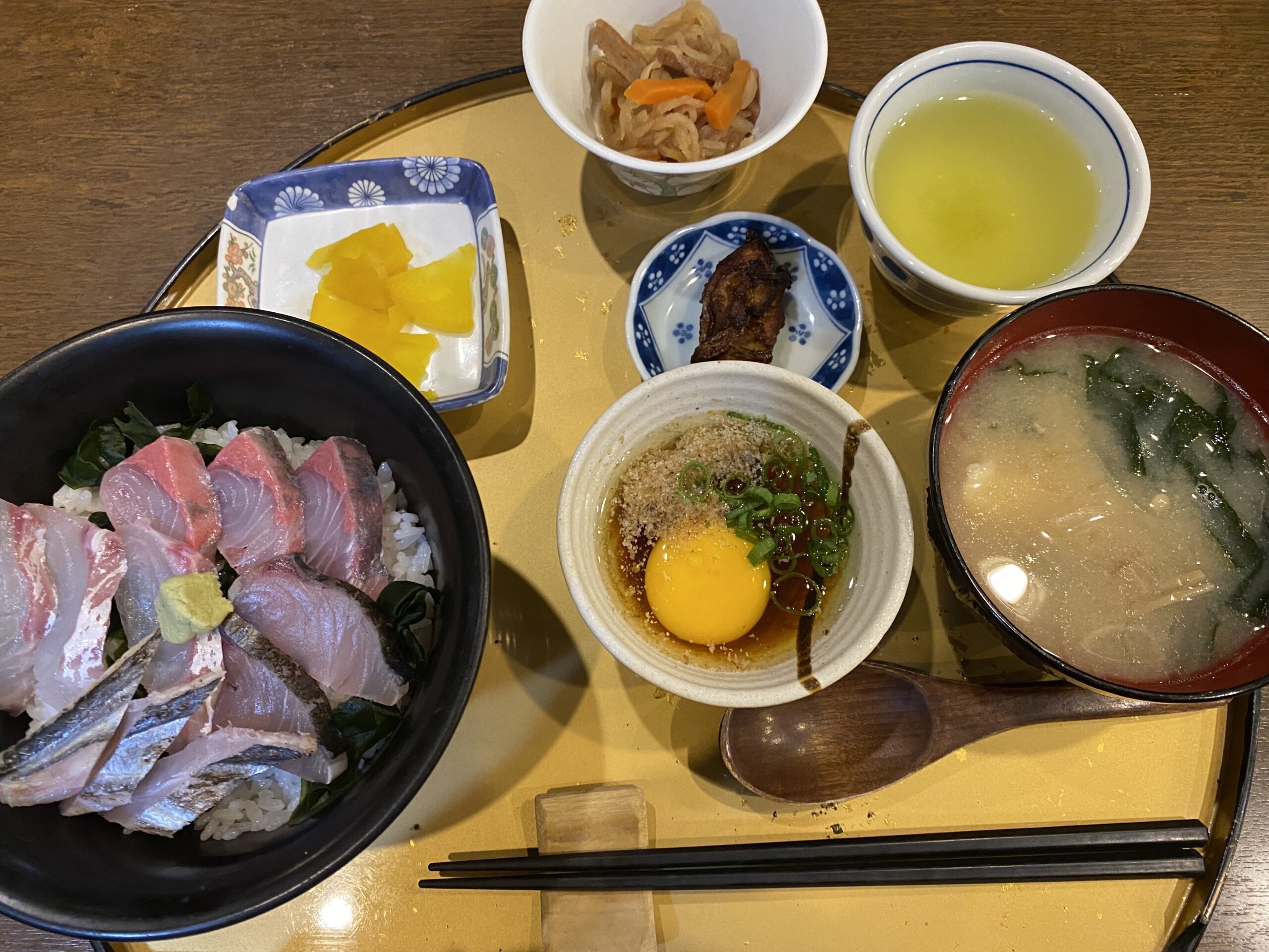 佐田岬の海の幸が堪能できる！伊方町三崎の「まりーな亭」で「さしみ丼」を食べてきたよ！