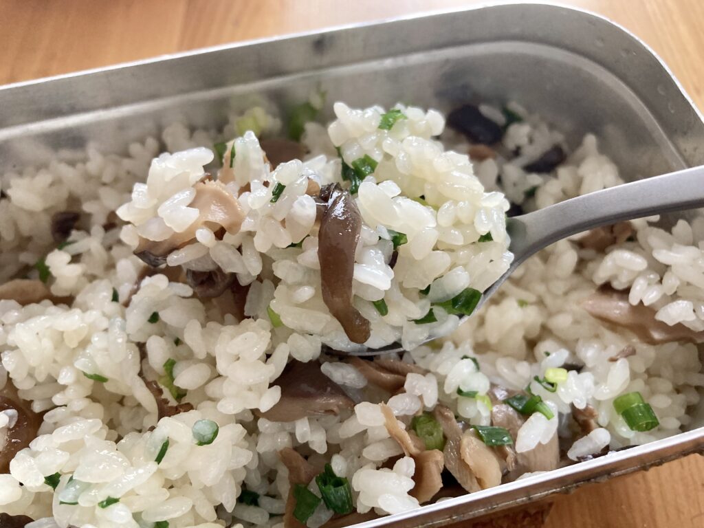 キャンプにぴったり！新居浜産きのこを贅沢に使った手間いらずの「ひとりご飯」が美味しかったよ！