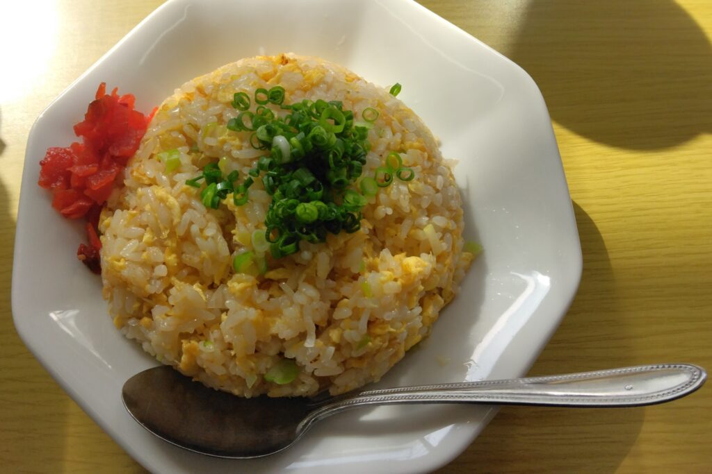 お米がパラパラで美味しい！ＪＲ卯之町駅前「らーめん笑福」で「チャーハン」を食べてきました！